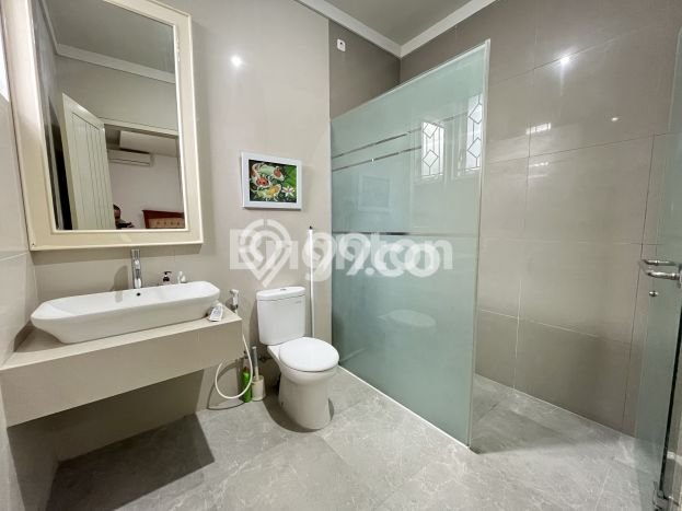 HARGA SPESIAL! Rumah Minimalis area Colomadu, Solo, Luas 179m2m² LB 225m2m² BISA KPR! HARGA SPESIAL! Rumah Minimalis area Colomadu, Solo, Luas 179m2m² LB 225m2m² BISA KPR!