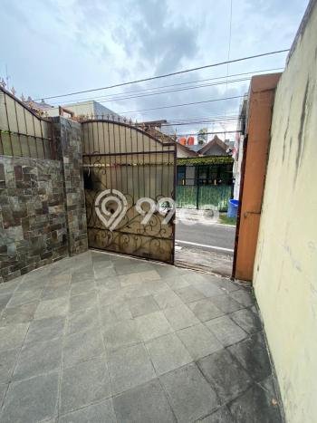 Ready to Use! Premium House LT 214m2 Desain Modern di Senopati Ready to Use! Premium House LT 214m2 Desain Modern di Senopati