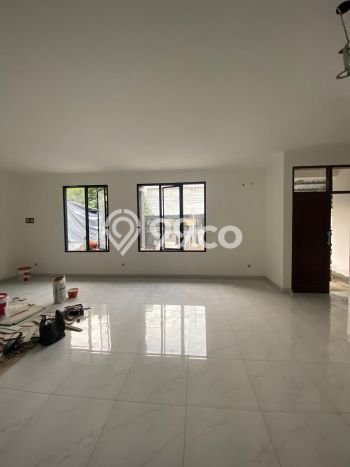 Hunian Mewah LB 350m2 Siap Pakai Desain Elegan di Senopati, Jakarta Selatan Hunian Mewah LB 350m2 Siap Pakai Desain Elegan di Senopati, Jakarta Selatan