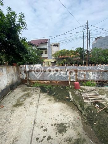 SPECIAL OFFER! Rumah Asri di Kebayoran Lama, LT 246m² LB 146m² SPECIAL OFFER! Rumah Asri di Kebayoran Lama, LT 246m² LB 146m²