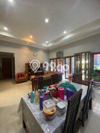 Hunian Mewah Siap Huni LT 283m2 di Kebayoran Lama, Jakarta Selatan Hunian Mewah Siap Huni LT 283m2 di Kebayoran Lama, Jakarta Selatan