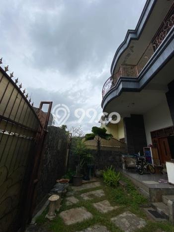 Ready to Use! Premium House LT 214m2 Desain Modern di Senopati Ready to Use! Premium House LT 214m2 Desain Modern di Senopati