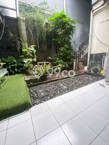 Hunian Mewah LB 300m2 Siap Pakai Desain Elegan di Pejaten, Jakarta Selatan Hunian Mewah LB 300m2 Siap Pakai Desain Elegan di Pejaten, Jakarta Selatan