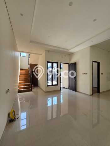 Rumah Elit Modern Siap Huni di Pulo Asem Jakarta Timur Rumah Elit Modern Siap Huni di Pulo Asem Jakarta Timur