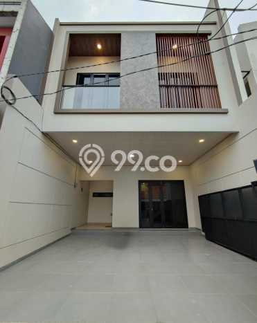 Jual Rumah Luas Megah Dengan View Eksklusif di Rawamangun, Jakarta Timur Jual Rumah Luas Megah Dengan View Eksklusif di Rawamangun, Jakarta Timur
