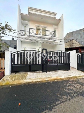 For Sale Rumah Elit Exclusive di Duren Sawit, Jakarta Timur For Sale Rumah Elit Exclusive di Duren Sawit, Jakarta Timur