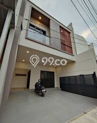 Jual Rumah Luas Megah Dengan View Eksklusif di Rawamangun, Jakarta Timur Jual Rumah Luas Megah Dengan View Eksklusif di Rawamangun, Jakarta Timur