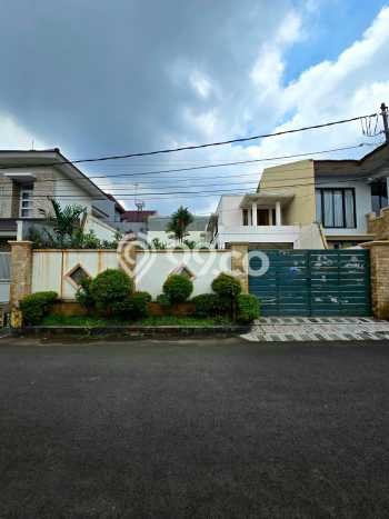 Lahan Dijual Lokasi Strategis di Jakarta Timur dengan Luas 240m2 Lahan Dijual Lokasi Strategis di Jakarta Timur dengan Luas 240m2