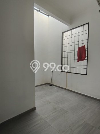 Rumah Strategis Minimalis Lb 180m2 di Duren Sawit, Jakarta Timur Rumah Strategis Minimalis Lb 180m2 di Duren Sawit, Jakarta Timur
