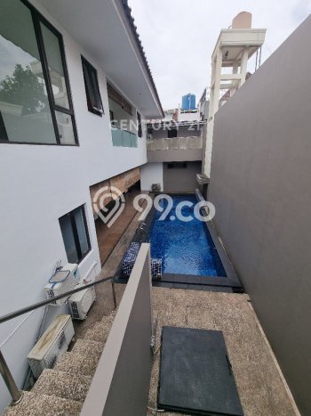 Sewa Rumah Strategis LT 623m2 / LB 500m2 di Cipete, Jakarta Selatan Sewa Rumah Strategis LT 623m2 / LB 500m2 di Cipete, Jakarta Selatan