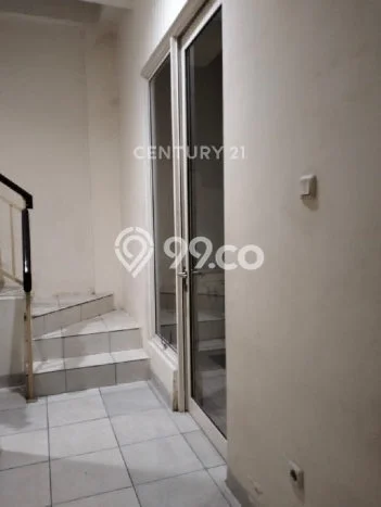 Ruko Disewakan di , Luas 283m2m², Lokasi Komersial, Jalan Strategis Ruko Disewakan di , Luas 283m2m², Lokasi Komersial, Jalan Strategis