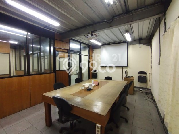 KEUNTUNGAN BERLIPAT! Pabrik Kawasan Arjasa, Luas 23604m2m², Area Komersial KEUNTUNGAN BERLIPAT! Pabrik Kawasan Arjasa, Luas 23604m2m², Area Komersial
