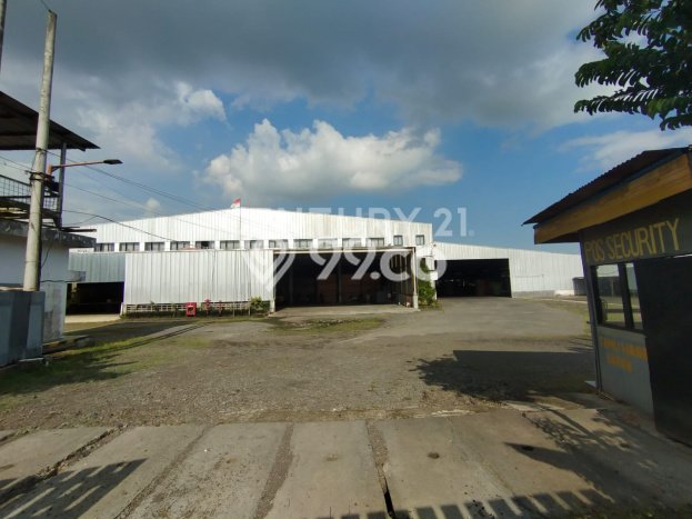 KEUNTUNGAN BERLIPAT! Pabrik Kawasan Arjasa, Luas 23604m2m², Area Komersial KEUNTUNGAN BERLIPAT! Pabrik Kawasan Arjasa, Luas 23604m2m², Area Komersial
