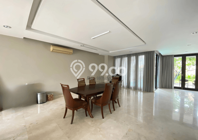 Ready to Use! Luxury House LT 330m2 Desain Elegan di Cipete Ready to Use! Luxury House LT 330m2 Desain Elegan di Cipete