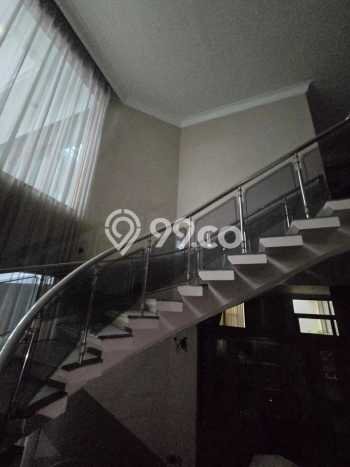 Hunian Mewah Siap Huni LT 420m2 di Kebon Jeruk, Jakarta Barat Hunian Mewah Siap Huni LT 420m2 di Kebon Jeruk, Jakarta Barat