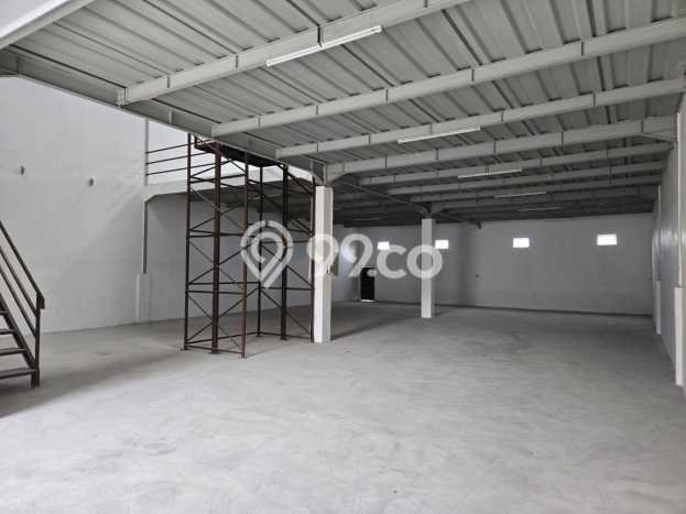 Gudang Disewa di Tangerang dengan LB 320m2 Area Komersial Ramai Gudang Disewa di Tangerang dengan LB 320m2 Area Komersial Ramai