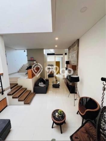 Rumah di , Bandung, Luas 120m2m² Bangunan 202m2m² Rumah di , Bandung, Luas 120m2m² Bangunan 202m2m²