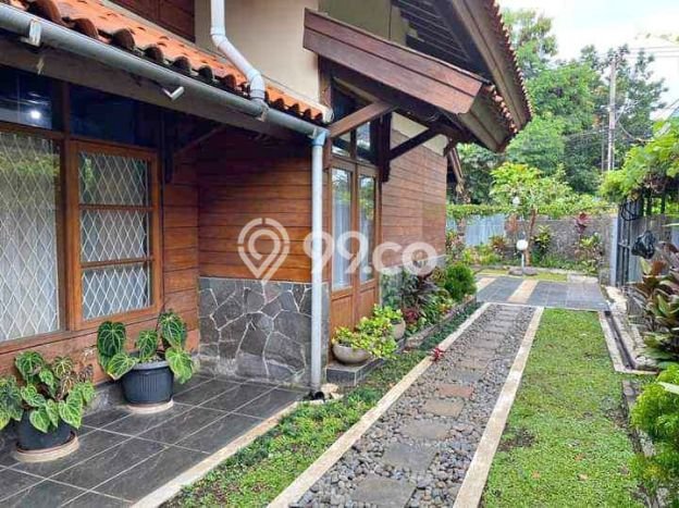 Rumah 6 Kamar Tidur Akses Strategis di Kawasan Elite Cigadung, Bandung Rumah 6 Kamar Tidur Akses Strategis di Kawasan Elite Cigadung, Bandung