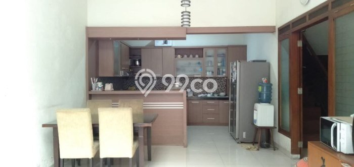 Rumah Berkualitas Arcamanik, Bandung, LT 176m2m² Bangunan 288m2m² Rumah Berkualitas Arcamanik, Bandung, LT 176m2m² Bangunan 288m2m²