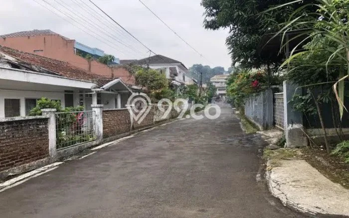 Rumah di Dago, LT 331m2m², LB 150m2m² Rumah di Dago, LT 331m2m², LB 150m2m²