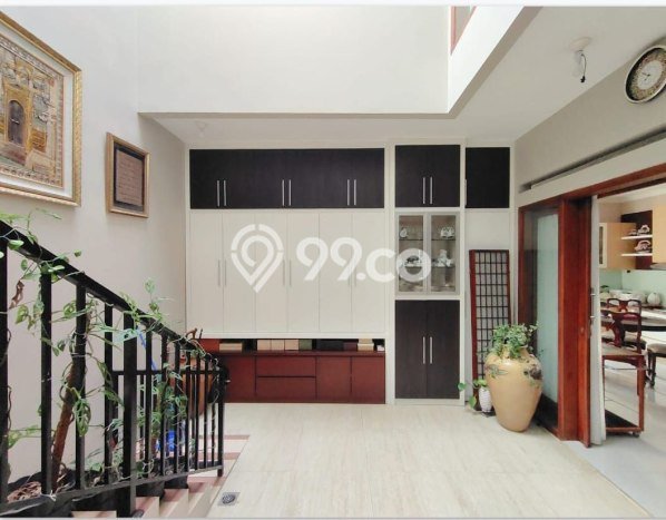 Rumah Strategis dengan Luas Tanah 132m2m² dan Luas Bangunan 180m2m² di Area Cigadung, Bandung Rumah Strategis dengan Luas Tanah 132m2m² dan Luas Bangunan 180m2m² di Area Cigadung, Bandung