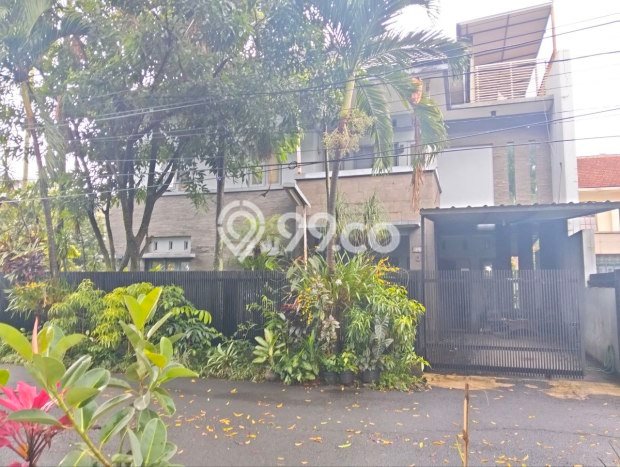 Rumah area Turangga, Bandung, LT 447m2m² LB 400m2m² Rumah area Turangga, Bandung, LT 447m2m² LB 400m2m²