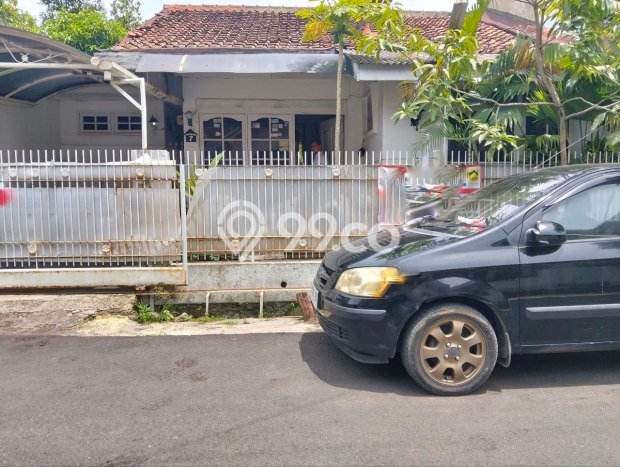 Rumah Lingkungan Asri kawasan Arcamanik, Bandung, LT 123m2m² LB 90m2m² Rumah Lingkungan Asri kawasan Arcamanik, Bandung, LT 123m2m² LB 90m2m²