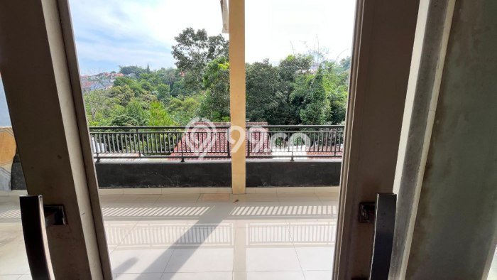 HARGA SPECIAL! Rumah Nyaman area Awiligar, Bandung, Luas 259m2m² LB 260m2m² BISA KPR! HARGA SPECIAL! Rumah Nyaman area Awiligar, Bandung, Luas 259m2m² LB 260m2m² BISA KPR!