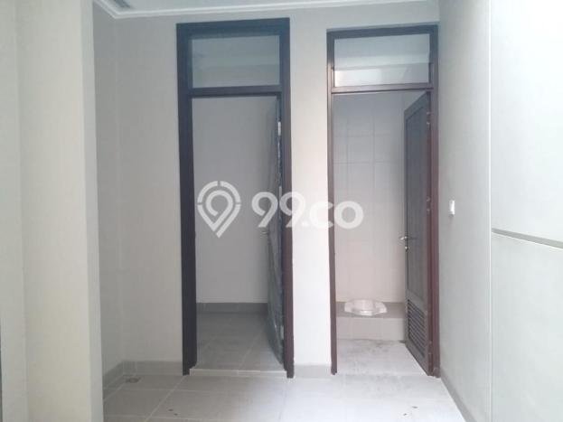 SPECIAL PRICE! Rumah Strategis di , LT 90m2m² Bangunan 180m2m² SPECIAL PRICE! Rumah Strategis di , LT 90m2m² Bangunan 180m2m²