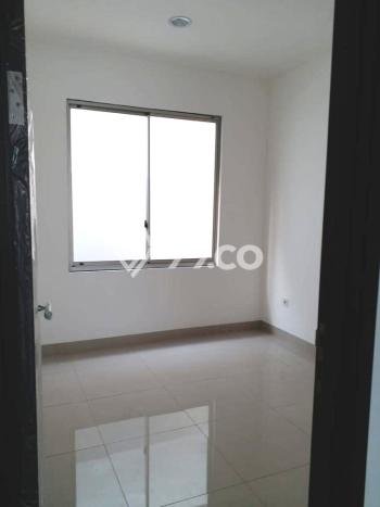 SPECIAL PRICE! Rumah Strategis di , LT 90m2m² Bangunan 180m2m² SPECIAL PRICE! Rumah Strategis di , LT 90m2m² Bangunan 180m2m²