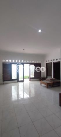Hunian Mewah Siap Huni LT 220m2 di Ciputat Timur, Tangerang Selatan Hunian Mewah Siap Huni LT 220m2 di Ciputat Timur, Tangerang Selatan
