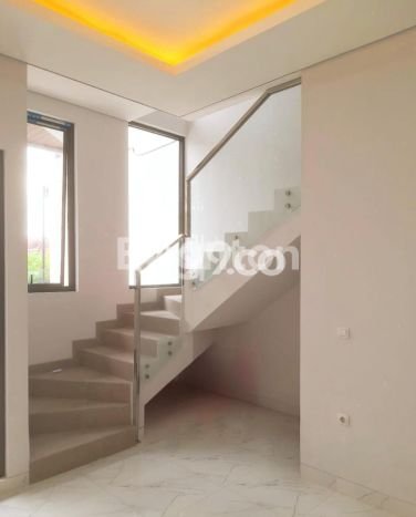 Dijual Rumah Strategis Bagus Punya 4 KT di Serpong Tangerang Selatan SHM Dijual Rumah Strategis Bagus Punya 4 KT di Serpong Tangerang Selatan SHM