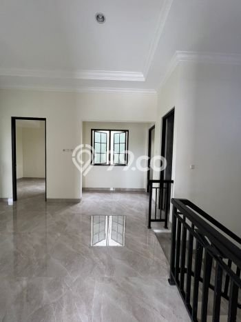 Rumah Mewah LB 283m2 Siap Huni Desain Elegan di BSD Eminent, Tangerang Rumah Mewah LB 283m2 Siap Huni Desain Elegan di BSD Eminent, Tangerang
