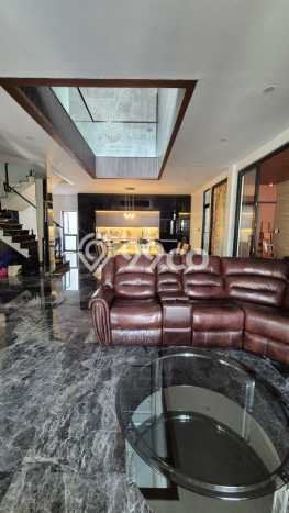 Rumah Mewah Dijual LT 198m2 di Kebon Jeruk, Jakarta Barat Rumah Mewah Dijual LT 198m2 di Kebon Jeruk, Jakarta Barat