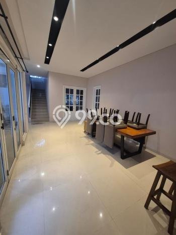 Jual Rumah Mewah Megah Dengan View Eksklusif di Alam Sutera, Tangerang Jual Rumah Mewah Megah Dengan View Eksklusif di Alam Sutera, Tangerang