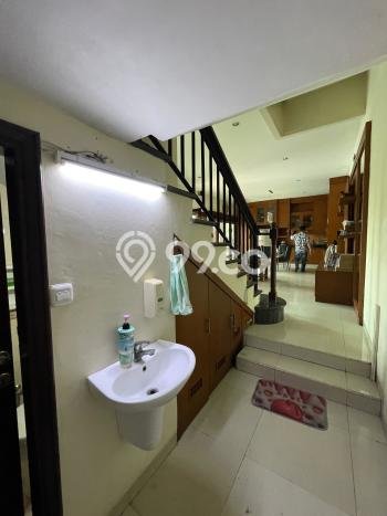 Hunian Mewah LB 400m2 Siap Huni Desain Elegan di Duri Kepa, Jakarta Barat Hunian Mewah LB 400m2 Siap Huni Desain Elegan di Duri Kepa, Jakarta Barat