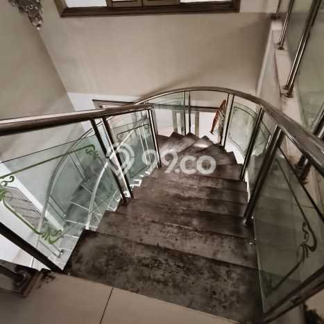 Rumah sewa siap pakai 5 KT di Pluit, Jakarta Utara Rumah sewa siap pakai 5 KT di Pluit, Jakarta Utara