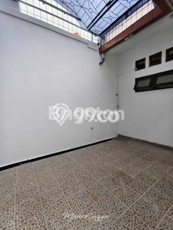 Rumah Mewah LB 190m2 Siap Pakai Desain Elegan di Margonda, Depok Rumah Mewah LB 190m2 Siap Pakai Desain Elegan di Margonda, Depok
