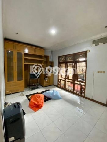 Dijual Rumah Luas Elegan Dengan View Eksklusif di Depok II, Depok Dijual Rumah Luas Elegan Dengan View Eksklusif di Depok II, Depok