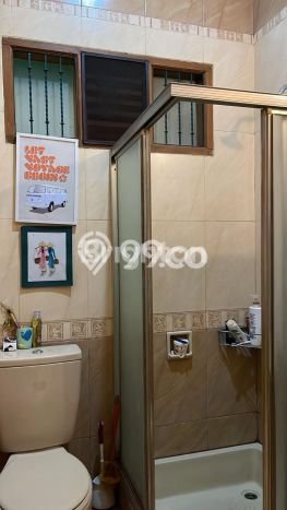 Jual Rumah Luas Megah Dengan View Cantik di Margonda, Depok Jual Rumah Luas Megah Dengan View Cantik di Margonda, Depok