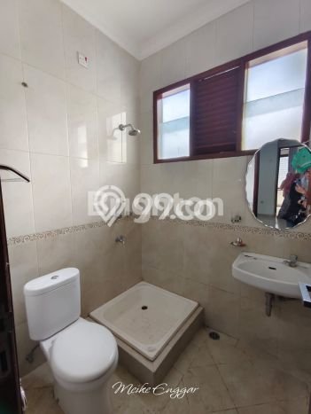 Dijual Rumah Luas Elegan Dengan View Eksklusif di Sukmajaya, Depok Dijual Rumah Luas Elegan Dengan View Eksklusif di Sukmajaya, Depok