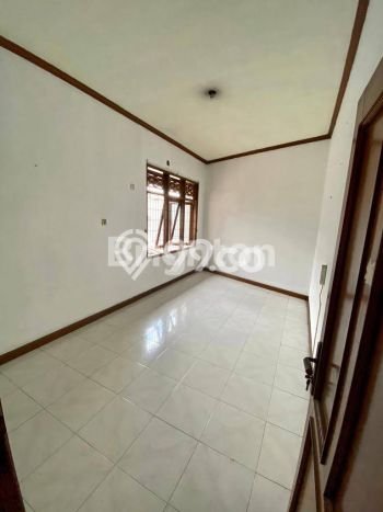 Dijual Rumah Luas Elegan Dengan View Eksklusif di Depok II, Depok Dijual Rumah Luas Elegan Dengan View Eksklusif di Depok II, Depok