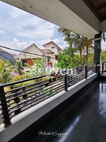Hunian Mewah LB 572m2 Siap Pakai Desain Elegan di Sukmajaya, Depok Hunian Mewah LB 572m2 Siap Pakai Desain Elegan di Sukmajaya, Depok