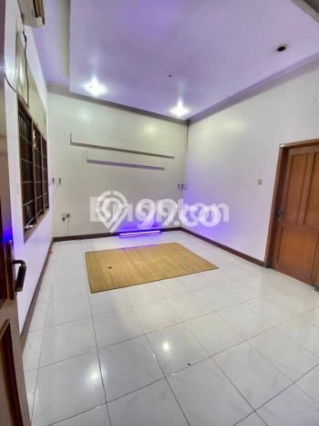 Dijual Rumah Luas Elegan Dengan View Eksklusif di Depok II, Depok Dijual Rumah Luas Elegan Dengan View Eksklusif di Depok II, Depok