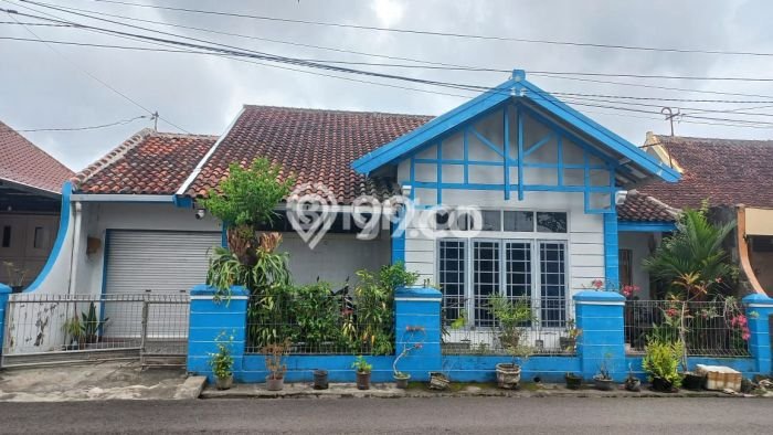 Hunian Eksklusif Dijual LT 250m2 di Gondokusuman, Yogyakarta Hunian Eksklusif Dijual LT 250m2 di Gondokusuman, Yogyakarta