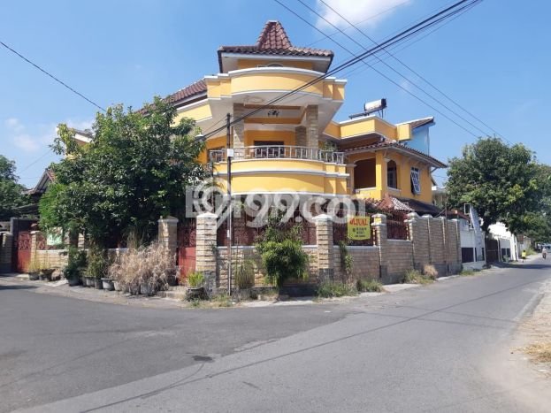 Dijual Rumah Premium dengan Fasilitas Sekitar Komplit di Manahan, Solo Dijual Rumah Premium dengan Fasilitas Sekitar Komplit di Manahan, Solo