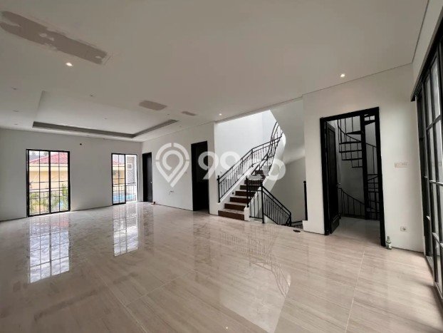 Rumah Elit LB 250m2 Siap Pakai Desain Elegan di Pluit, Jakarta Utara Rumah Elit LB 250m2 Siap Pakai Desain Elegan di Pluit, Jakarta Utara