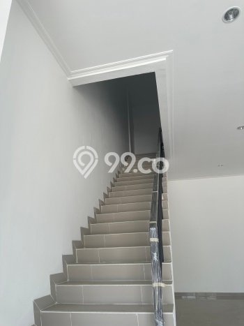 Ruko Area Strategis di , Luas 108m2m², Disewakan, Area Komersial Ruko Area Strategis di , Luas 108m2m², Disewakan, Area Komersial