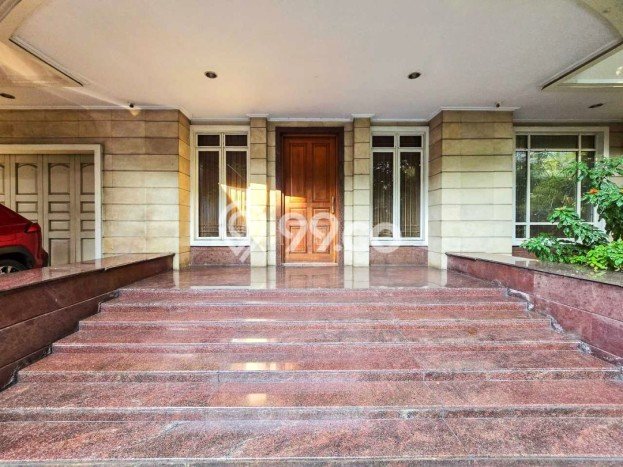 Rumah Elit Modern Tanpa Renovasi di Puri Indah Jakarta Barat Rumah Elit Modern Tanpa Renovasi di Puri Indah Jakarta Barat