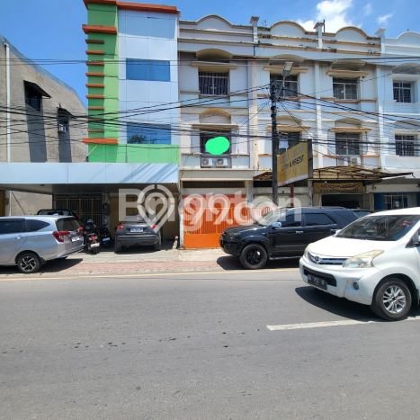 Ruko Strategis Kawasan , Luas 270m2m², Lokasi Komersial, Dekat Makassar, Makassar Ruko Strategis Kawasan , Luas 270m2m², Lokasi Komersial, Dekat Makassar, Makassar